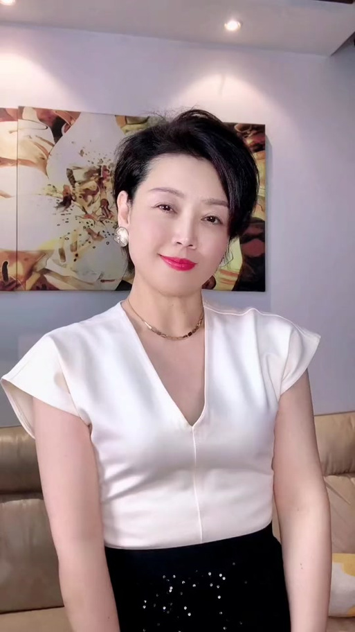 《温柔的阿姨》动漫免费观看全集无限钻石游戏截图