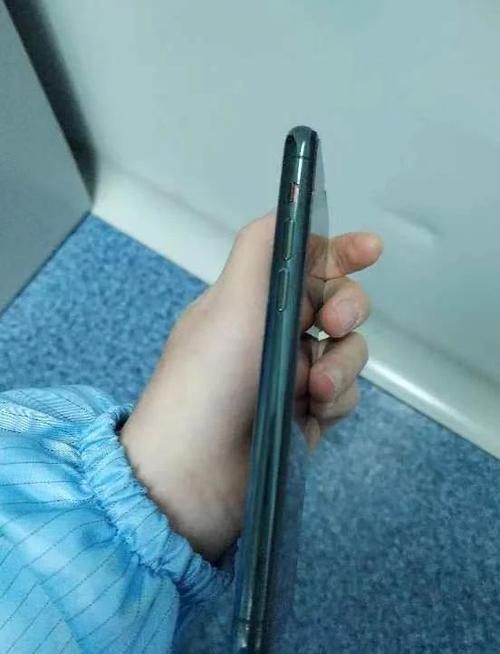 iphone11pro屏幕碎了换屏多少钱