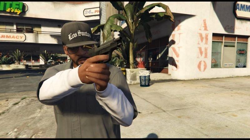 gta5怎么拿枪敲人