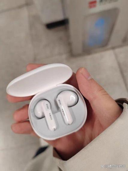 小米手机为什么戴上耳机声音开不完