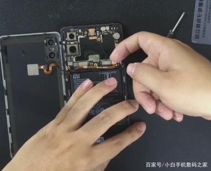 后盖碎了能换电池吗