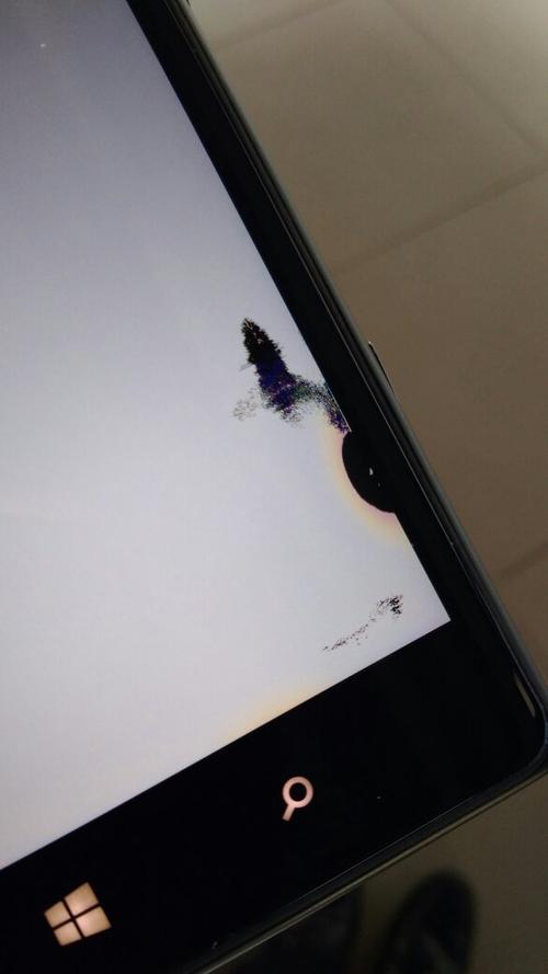 iphone摔了屏幕黑了一块
